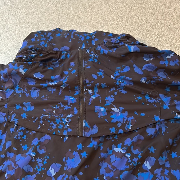 Lululemon Jacket - Picture 4 of 9